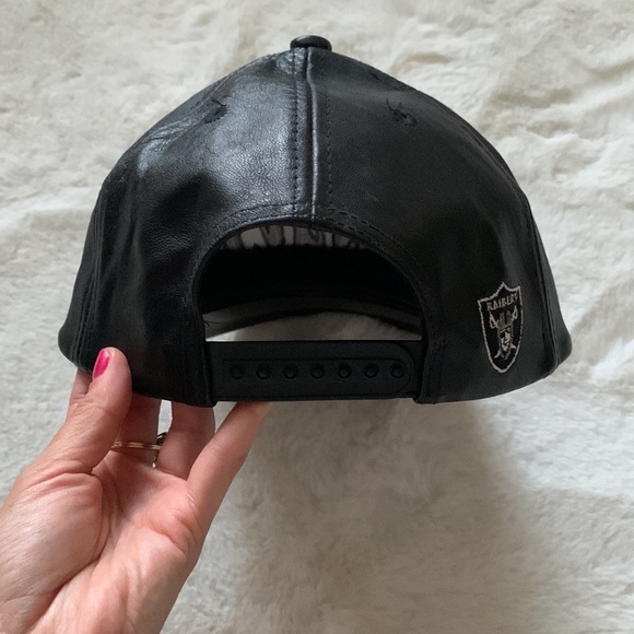 Vintage Leather Raiders 90’s snapback NEW - Picture 2 of 3
